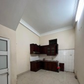 BÁN NHÀ PHỐ NGUYỄN VĂN CỪ, nhỉnh 2 tỷ, 30m, 3 tầng, 2 ngủ LONG BIÊN
