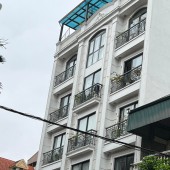 Bán toà nhà khách sạnThái Hà - 120m2 - Mặt tiền 8,8m - Giá 27 tỷ - Doanh thu 300 triệu/tháng.