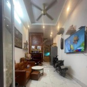 Bán nhà  Lương Đình Của dt 25m  3tầng   mt 3.2m  giá  3.5 tỷ