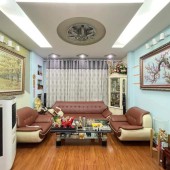 Hoàng Cầu dt 50m  6 mt 3.8 m giá 6.5 tỷ