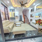 Nhà ngõ 164 Vương Thừa Vũ, 50m, 4 tầng, MT 4.3, 7.7 tỷ , Oto cổng. Thoáng 2 mặt.