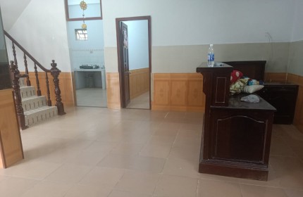 BÁN MẶT TIỀN ĐƯỜNG, ĐANG KINH DOANH HOTEL TỐT, GIÁ CHỈ 7.8 TỶ.