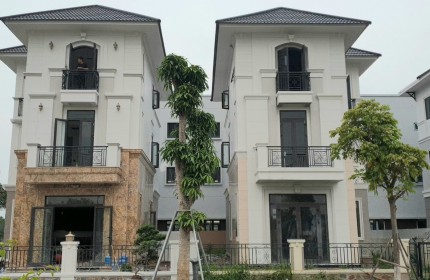 Chính chủ gửi bán biệt thự đơn lập 216m tại đô thị xanh Centa City của VSIP, gần sông, gần công viên. 0967548779