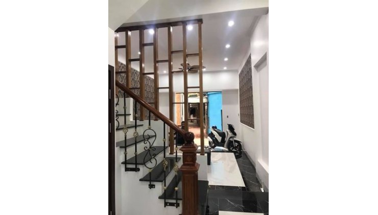 Qúa rẻ phố  Phương mai 55m 5t, ngõ 3 gác, cách 2 nhà ra phố nhỉnh 6 tỷ
