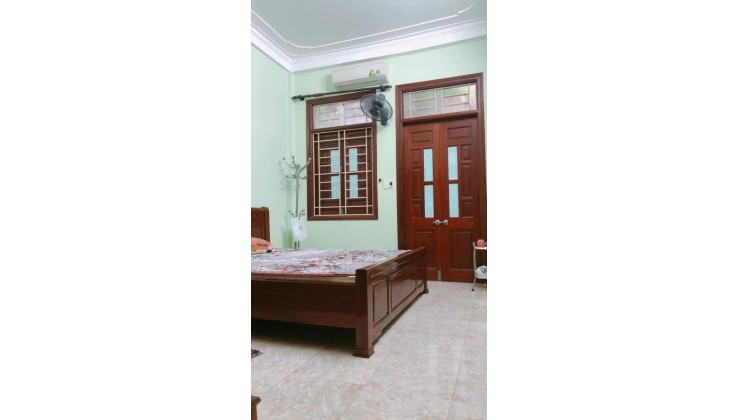 ) Nhà Nguyễn Lương Bằng, Tây Sơn  30m ra phố 45m chỉ 5.95 tỷ.kd nhỏ