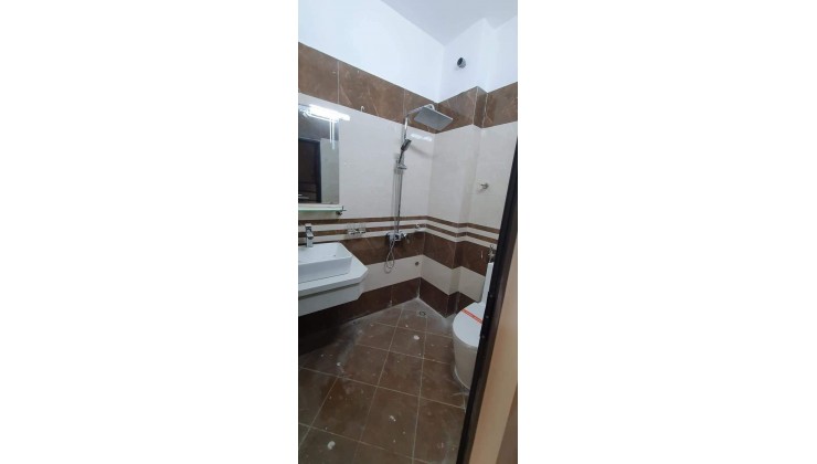 ) Nhà Nguyễn Lương Bằng, Tây Sơn  30m ra phố 45m chỉ 5.95 tỷ.kd nhỏ