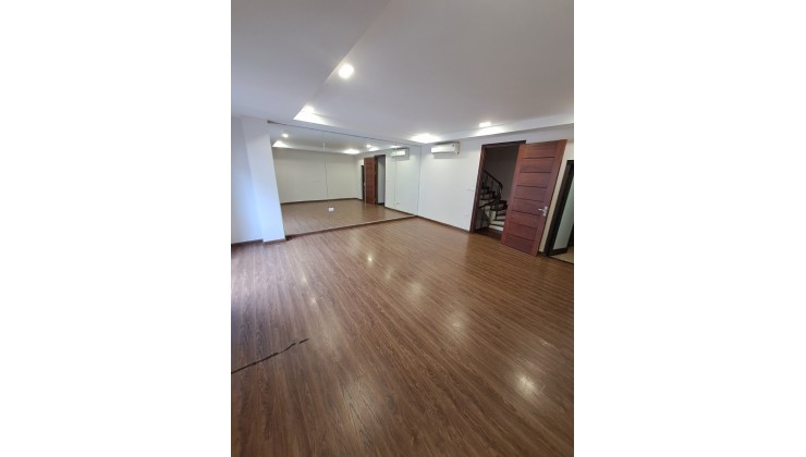 Cho thuê cả nhà 50m2 x 6 tầng, giá 28tr. Phù hợp làm văn phòng.