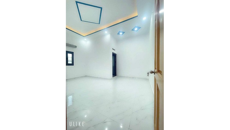 Bán Nhà 3 Tầng , Hoàng Quốc Việt , Sổ Vuông , 5x13m , chỉ 4,6 tỷ