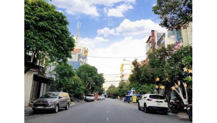 Đường 20m quận Tân Phú, 5x18, vuông. Giá 9.5 tỷ thương lượng