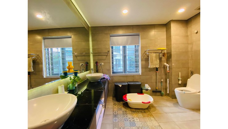 BÁN NHÀ LIỄU GIAI VIP BA ĐÌNH, NGÕ Ô TÔ TRÁNH, THÔNG KINH DOANH, NHÀ BA MẶT THOÁNG VĨNH VIỄN, CHỦ XÂY TÂM HUYẾT