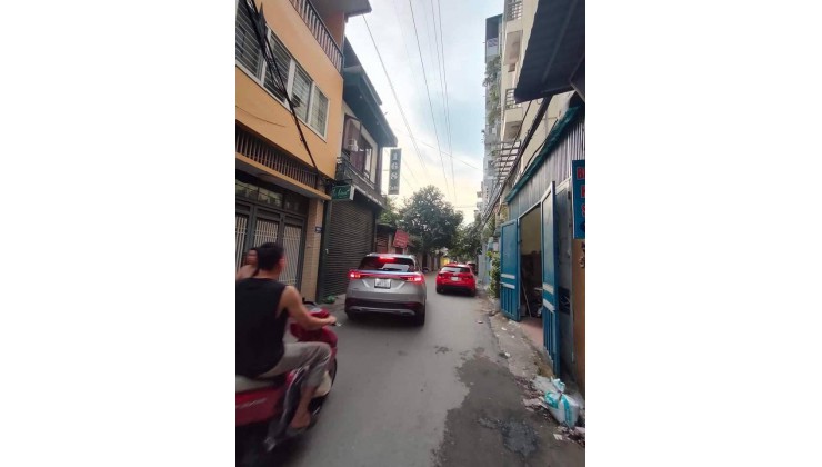 Bán nhà dân xây Phố Cổ Linh - Long biên oto đõ cửa MT4m. 4 tầng chỉ 4.1 tỷ