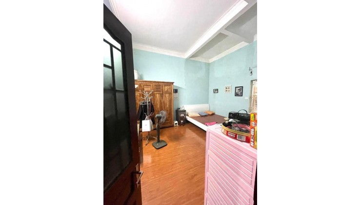 Bán Nhà Cũ Đội Cấn -Mặt Ngõ Thông-95M2 Mặt tiền 6.1M -gần phố 10.5 tỷ