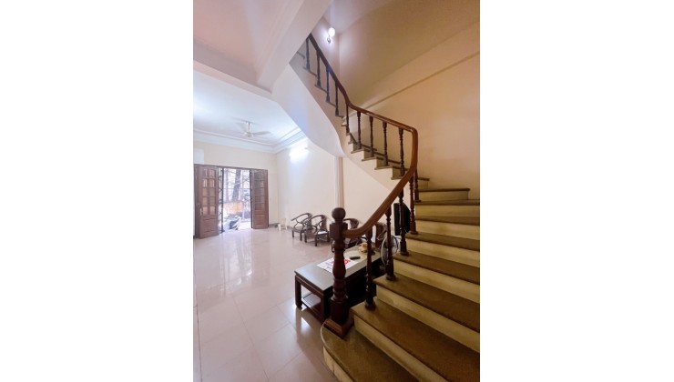 Bán Nhà Kim Mã Lô Góc 3 Mặt tiền-Ô tô tránh đỗ -160M2 – mặt tiền 12M-  68 Tỷ