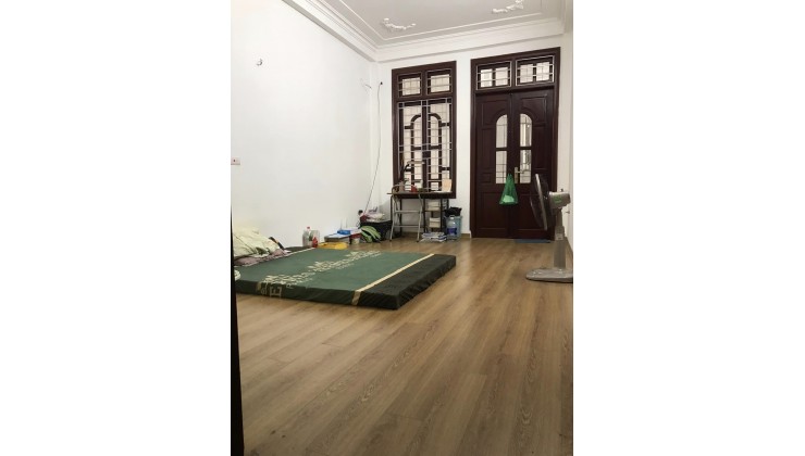 Bán nhà Đại Từ, Diện tích 35m2, 5 tầng, kinh doanh , ô tô đỗ cửa.