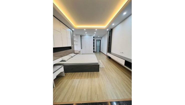 hot hot ,hoàng vân thái,thanh xuân,45 m2 5 tấng,nhà phân lô,kinh doanh tốt,đường rộng o to tránh, gíá 11,8 tỷ.