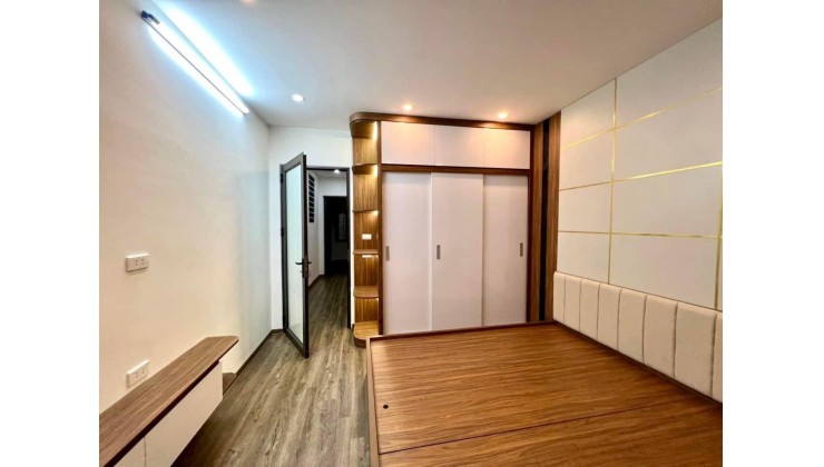 Tây Sơn 5,x tỷ Full Đồ Ở Luôn, Sát Phố 42m2 5 TẦNG có ảnh và sổ