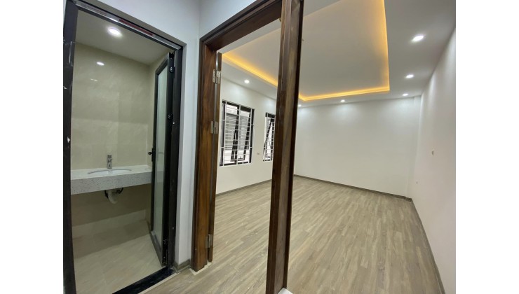 Nhà đẹp Ngọc Hồi, Thanh Trì, hiếm, đẹp, rẻ, có 102, 36m2, 4 tầng, chỉ 1.9 Tỷ, gần ô tô.