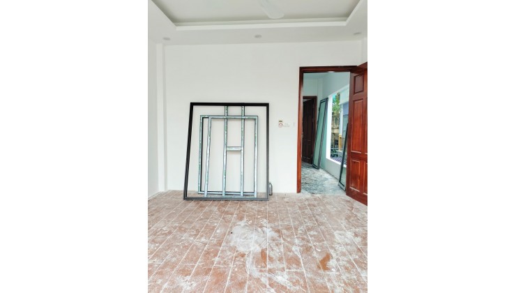 HOT!!! Bán nhà phố Đội Nhân gần Hoàng Hoa Thám DT 37m2, DTSD 45m2x5T, Mặt tiền 3.9m, 3 mặt thoáng, Giá 7.2 tỷ