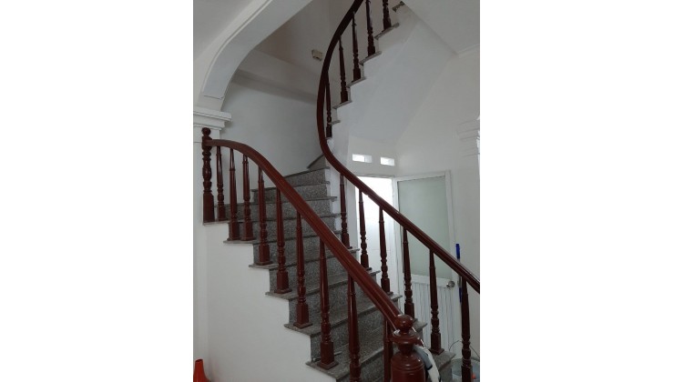Nhà đẹp Đại Từ - Hoàng Mai - Thông số Hoa Hậu 40m2, 4 tầng, mặt tiền 4 mét, nội thất đẹp long lanh, chỉ việc xách valy về ở.