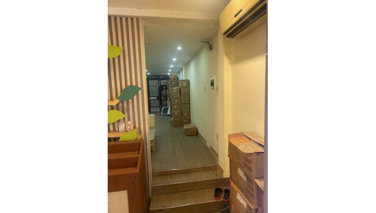 Cho thuê Nhà mặt phố Vạn Phúc, Ba Đình - vỉa hè đá bóng-  50m 4 tầng - Giá 40tr/tháng