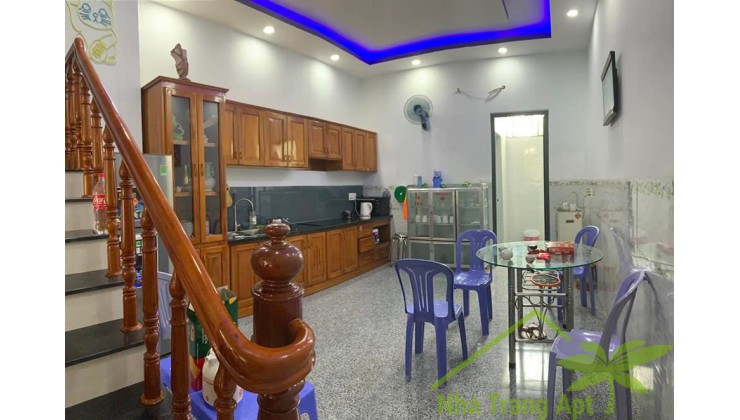 Cho thuê nhà nguyên căn 3 phòng ngủ đường 5E khu VCN Phước Hải giá 13 triệu/tháng.