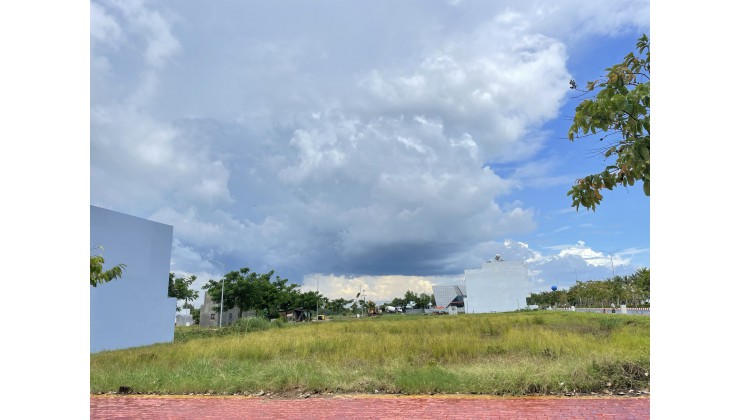 Bán đất nền Trung tâm Thủ Thừa mặt tiền ĐT 818 xây Huyện Uỷ ngay đây