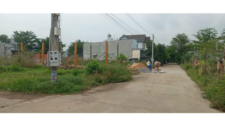 Chủ kẹt tiền cần bán lô đất 105m2 tại P,Tân Định    .