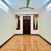 Nhà đẹp Ô tô đỗ cửa chỉ NHỈNH 3 TỶ