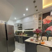 Bán nhà Ngọc Thụy 5 tầng, mặt tiền 4.5m2, giá 4.25 tỷ, ngõ ô tô chạy thoải mái