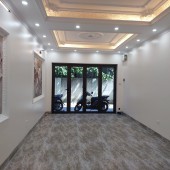 Bán nhà Thạch Bàn - Long Biên oto vào nhà hoặc đỗ cửa 50m2 xây 5 tầng