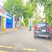 Bán nhà Giá Rẻ Lã Xuân Oai, Quận 9, có dòng tiền sẵn. Hẻm xe hơi né. Diện tích 150m2 ( Ngang 6m , dài 25m). Giá chỉ 6.5 tỷ ( còn thương lượng).