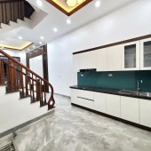 Bán nhà Nguyễn Chính. Diện tích 46m2, 5 tầng, mặt tiền 4.5m
