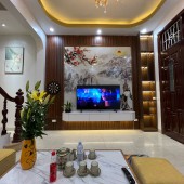 Bán gấp nhà Hào Nam để chuyển công tác. Tặng nội thất xịn