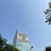 Bán tòa nhà mặt phố Bà Triệu, vị trí VIP, diện tích 290m2, 9 tầng, mặt tiền 9m, giá 315 tỷ,