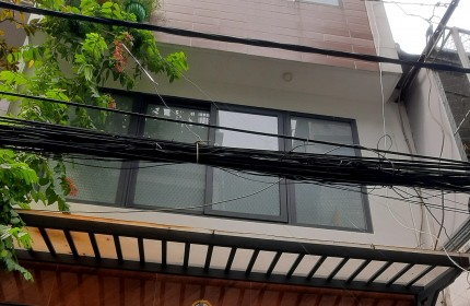 Bán nhà Lê Văn Lương, 40m2, 4*10 vuông đẹp, 3 tầng 2 tỷ.