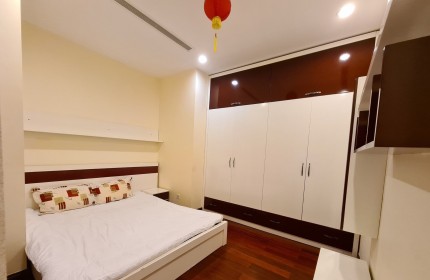 Chính chủ cần bán gấp căn hộ 2 Phòng ngủ Royal city, 102m, nội thất đẹp như hình