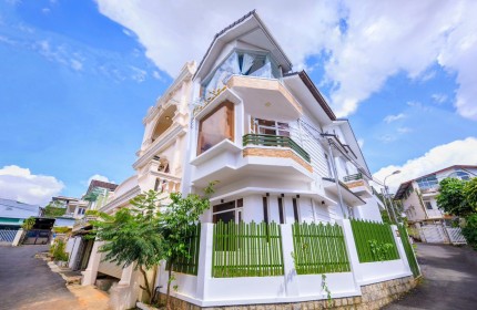 Villa Đà Lạt View địa điểm độc đắc Hồ Xuân Hương Đang Kinh Doanh luôn Full Phòng