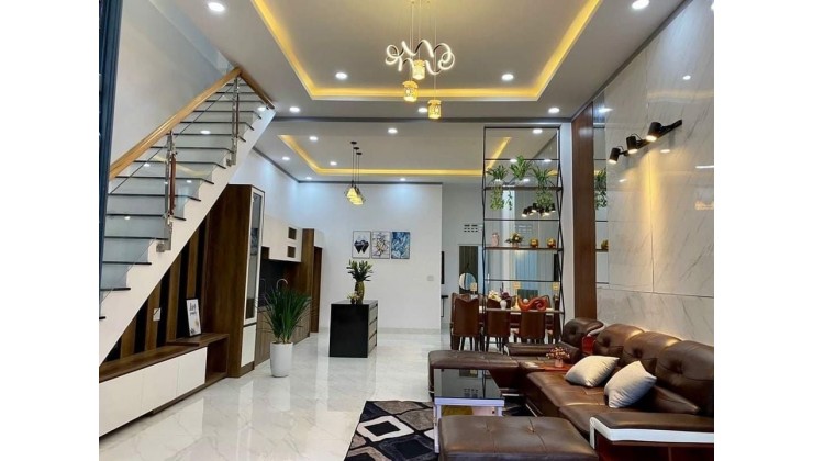 Nhà đẹp LÔ GÓC Ngõ Quỳnh, MẶT NGÕ KINH DOANH, OTO, 41m2 NHỈNH 5 tỷ.