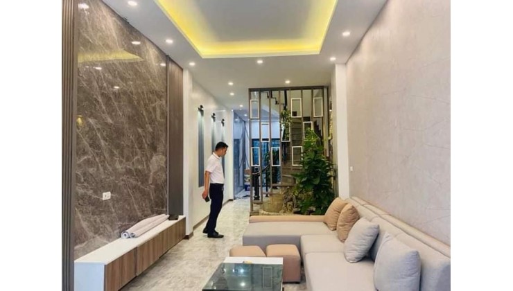 Bán nhà kinh doanh tốt Hoàng Mai 53m x 4 tầng, mặt tiền 3.2m, giá 5.7 tỷ