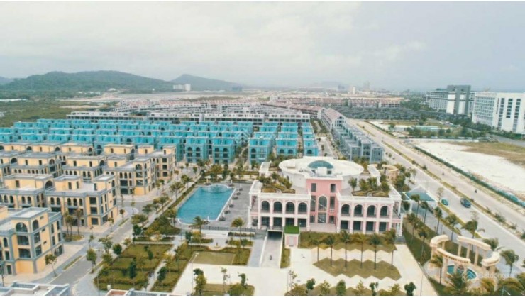Cần bán gấp biệt thự song lập paris villas tại Bãi Trường Phú Quốc. Giá chỉ 6 tỷ, cách biển 200m