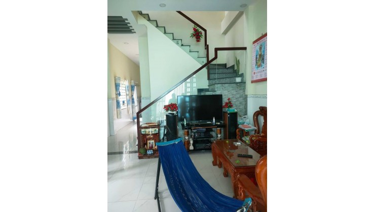 Nhà bán 1 trệt 1 lầu đường Lò Gốm Quận 6, 54m2 dọn vào ở ngay