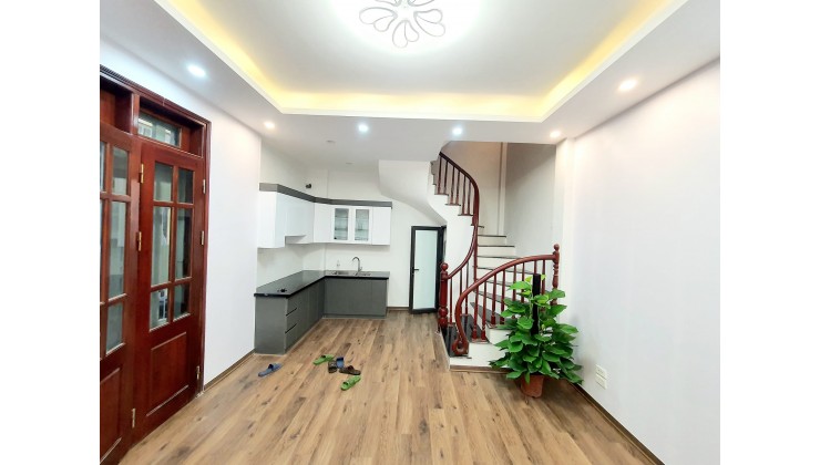 Bán nhà Kim Giang, Thanh Xuân 30m x 5 tầng, mặt tiền 4.5m, giá 3.85 tỷ