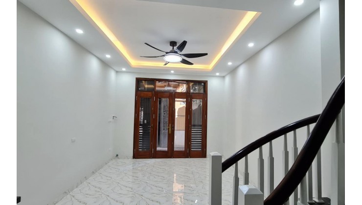 Bán nhà phố Minh Khai, NGÕ NÔNG - GẦN PHỐ -  43M2_5 TẦNG_4,58 TỶ