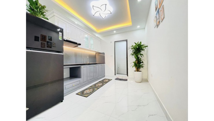 NHÀ ĐẸP KHƯƠNG TRUNG FULL NỘI THẤT-NGÕ BA GÁC-10M Ô TÔ- 55M 5Y9