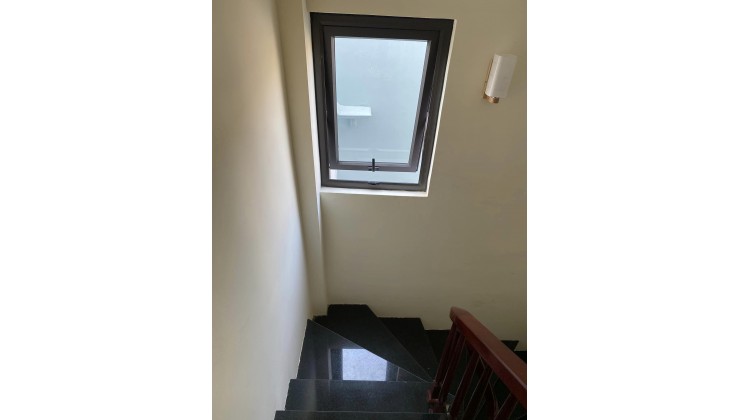 Chuyển Công Việc Bán Nhà Ngọc Thuỵ, Long Biên 35m2, 5T, giá 3,75 tỷ