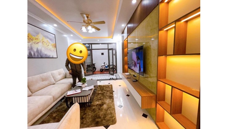 BÁN NHÀ KHƯƠNG TRUNG NGÕ BA GÁC THẲNG TẮP 52M 5 TẦNG 4PN 5TY2 CÓ THƯƠNG LƯỢNG.