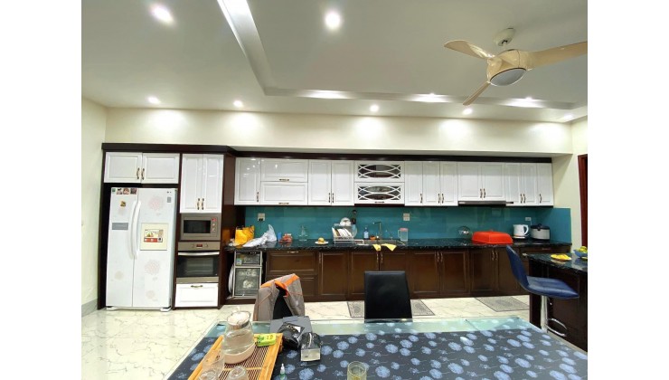 Bán 120m2 đất , Vị trí đắc địa, Phố Cát Linh, Đống Đa.  Mặt tiền 9m, đường 2 ô tô tránh.