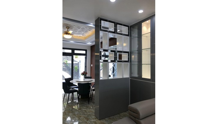 Bán nhà TT Nhà Bè, xe hơi, 110m2, 5 tầng mới thang máy, 12.5 tỷ!