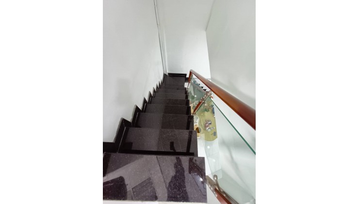 Bán nhà đẹp 4 lầu HXH Phú Thọ Hòa Tân Phú chỉ 3 tỷ 05