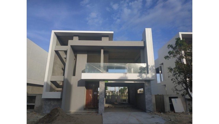 Cần bán căn biệt thự villa 3 tầng kề sông giáp biển ngay TP Đà Nẵng